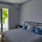 Holiday home Beachfront Bliss *