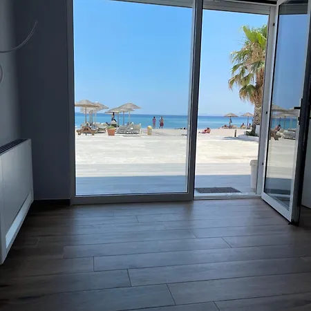 Holiday home Beachfront Bliss