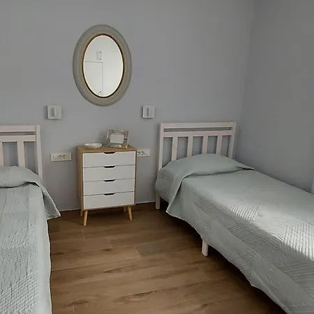 بيت للعطل Beachfront Bliss *